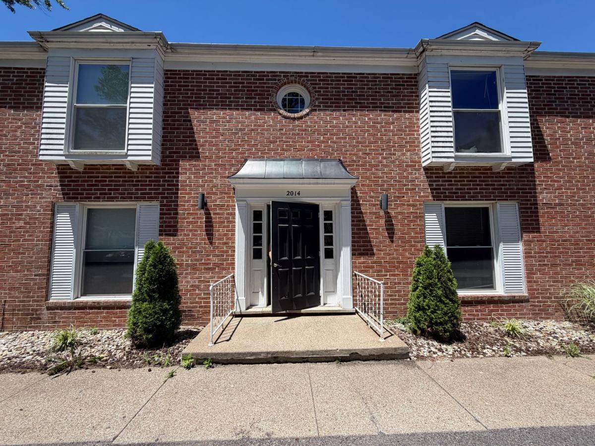 Apartment for rent at 2014 Wood River Dr, Carbondale, IL 62901