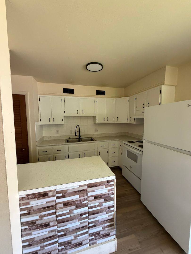 Apartment for rent at 2014 Wood River Dr, Carbondale, IL 62901