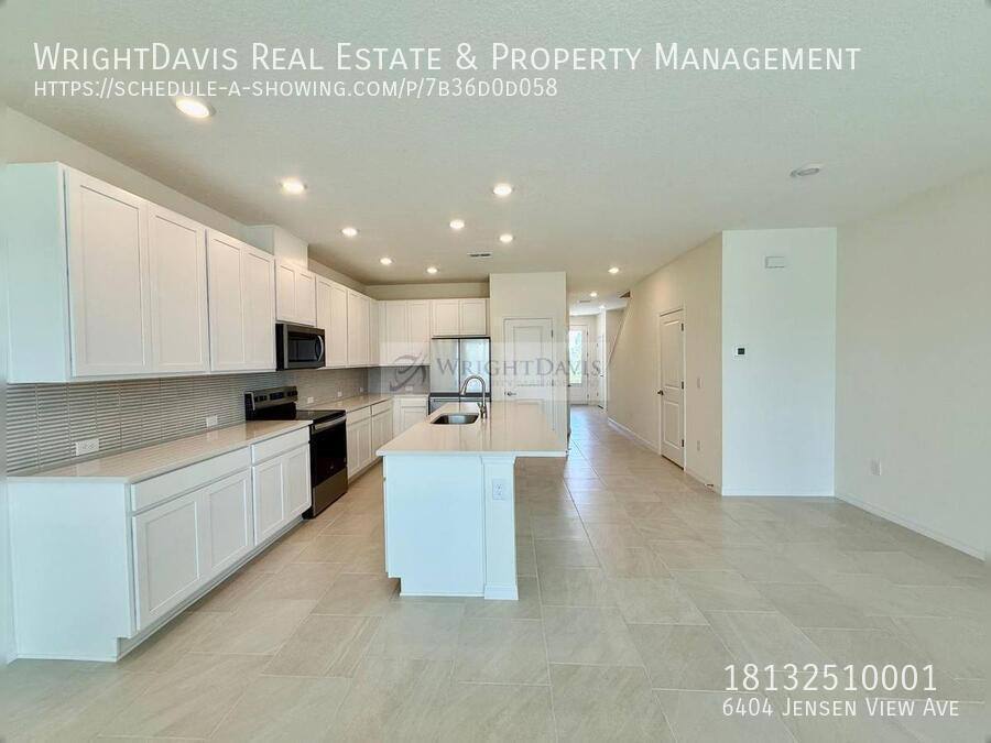 Townhouse for rent at 6404 Jensen View Ave, Apollo Beach, FL 33572