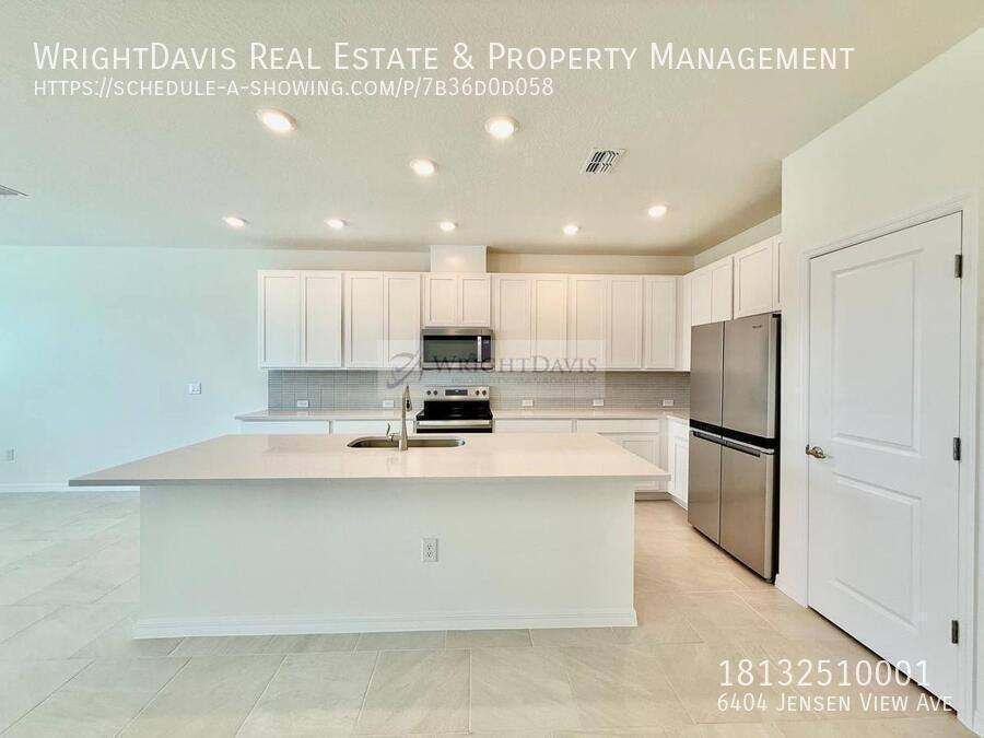 Townhouse for rent at 6404 Jensen View Ave, Apollo Beach, FL 33572