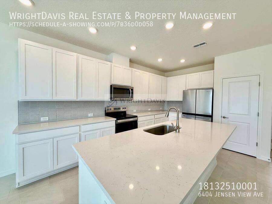 Townhouse for rent at 6404 Jensen View Ave, Apollo Beach, FL 33572