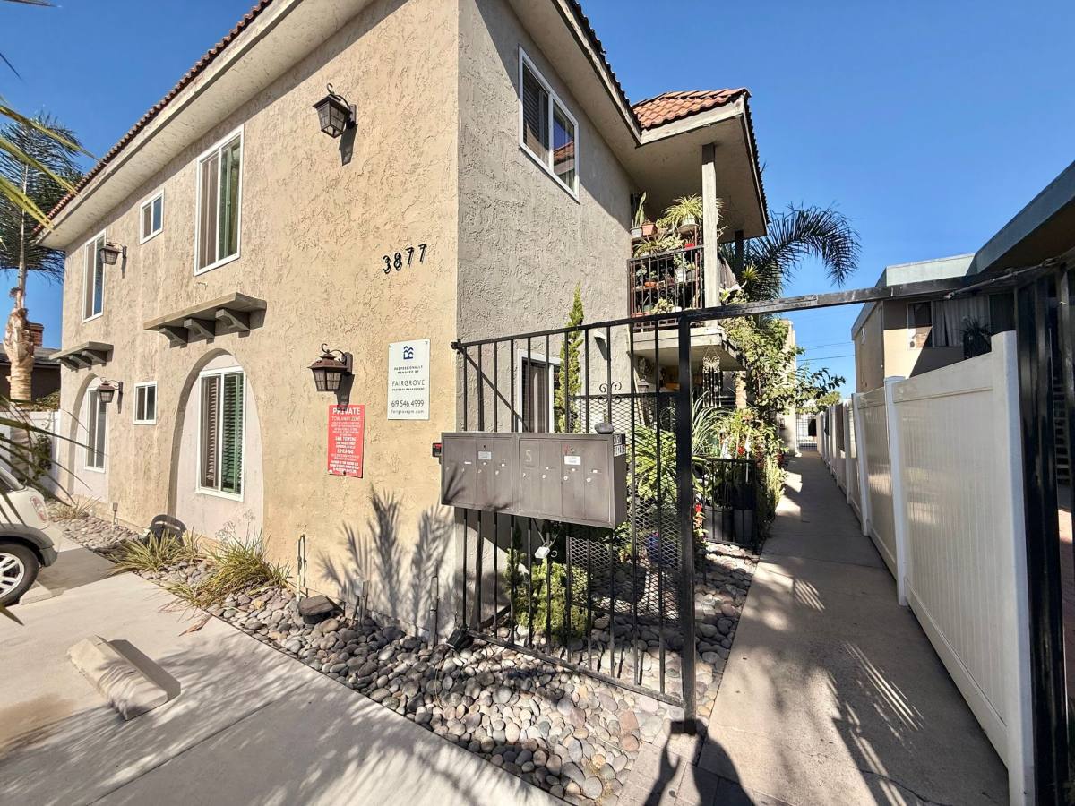 Apartment for rent at Sf Casa Royale, 3877 46th St, San Diego, CA 92105