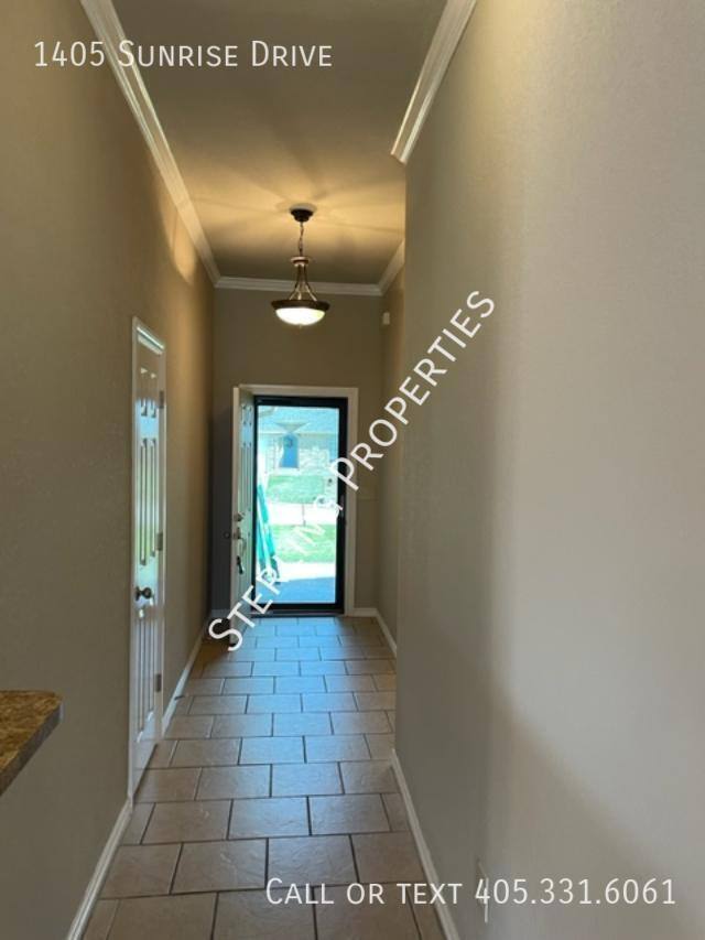 House for rent at 1405 Sunrise Dr, Oklahoma City, OK 73160