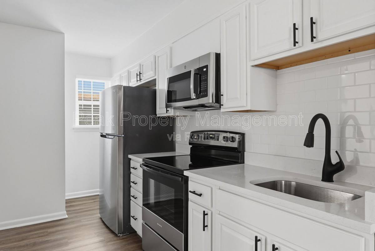 Apartment for rent at 304 S Center St #33, Ashland, VA 23005