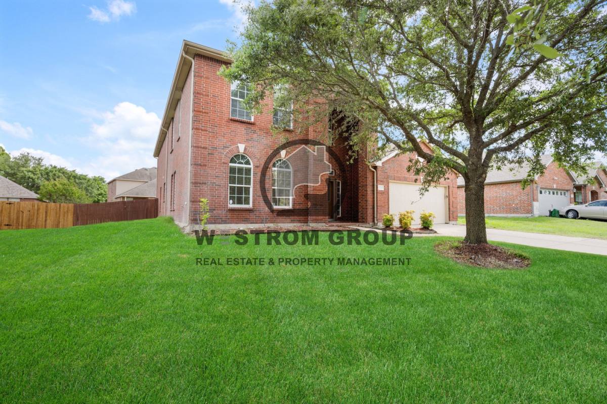 House for rent at 1738 Rock Ridge Dr, Cedar Hill, TX 75104