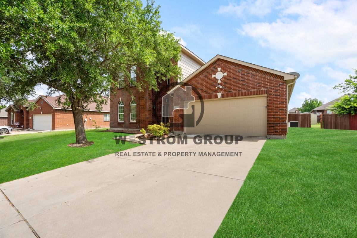 House for rent at 1738 Rock Ridge Dr, Cedar Hill, TX 75104