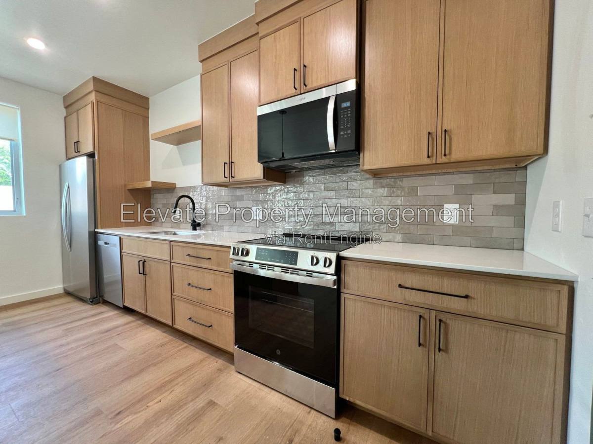 Apartment for rent at 1617 NW 16th St E, Oklahoma City, OK 73106