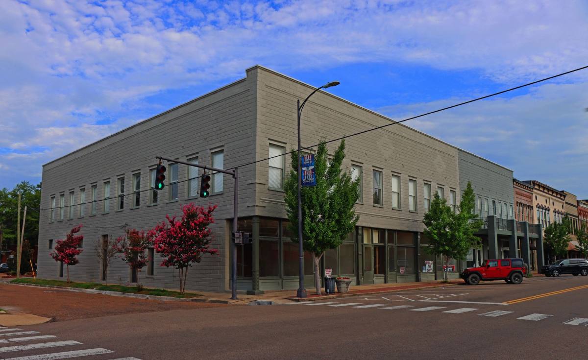 Apartment for rent at 216-224 5th St S, Columbus, MS 39701