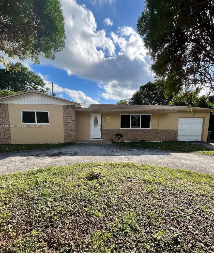 House for rent at 150 NE 173rd St, Miami, FL 33162