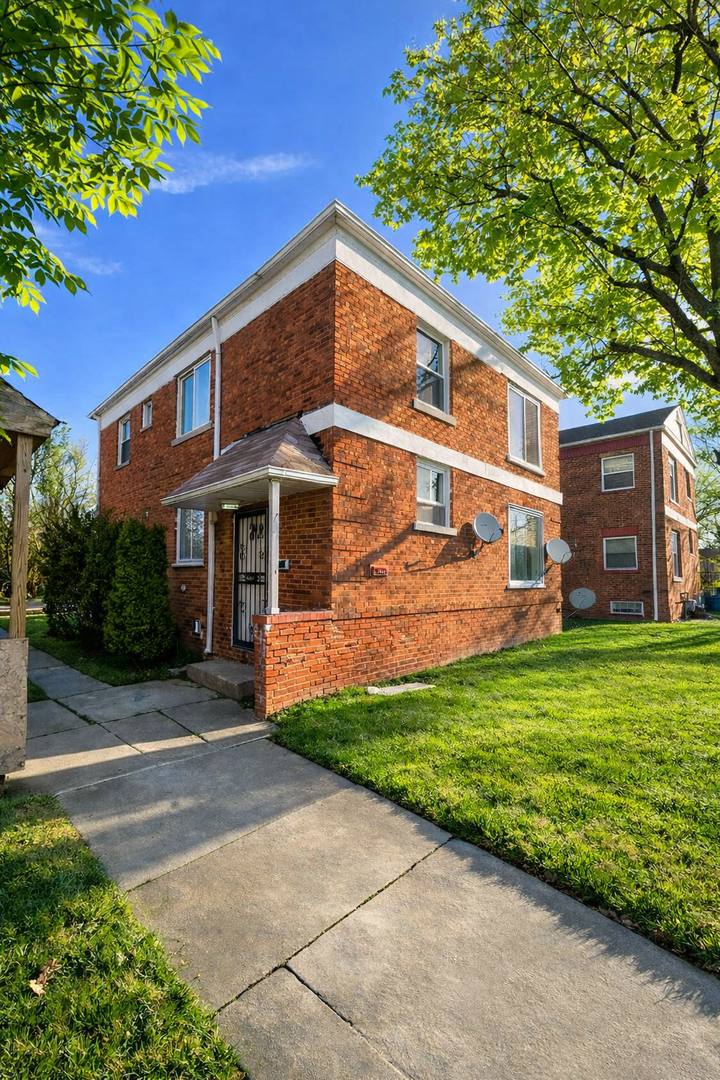 Apartment for rent at 18015 Harvard Ave, Cleveland, OH 44128