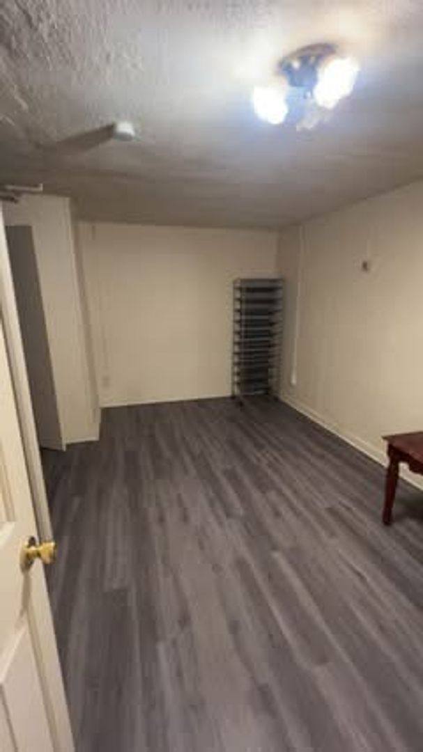 Apartment for rent at 14 Park St, New London, CT 06320
