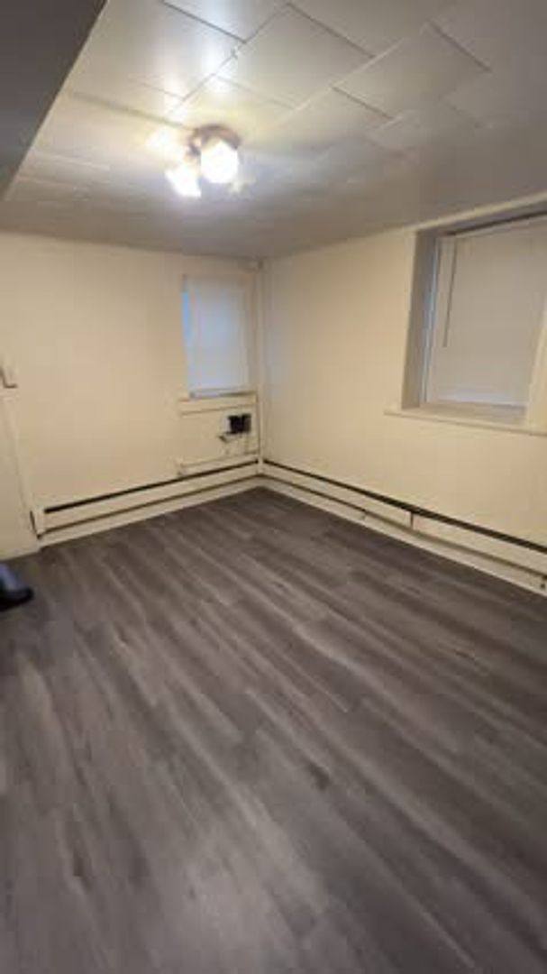 Apartment for rent at 14 Park St, New London, CT 06320