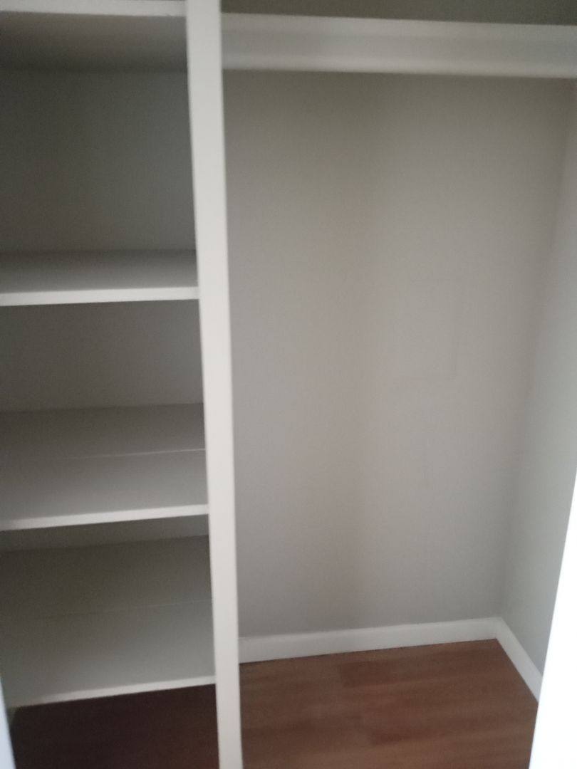 Apartment for rent at 4905 Briarwood, Royal Oak, MI 48073