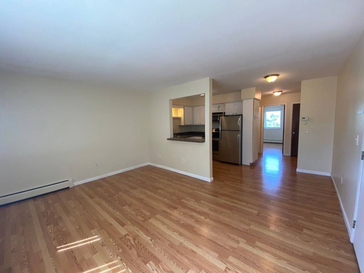 Apartment for rent at 4905 Briarwood, Royal Oak, MI 48073