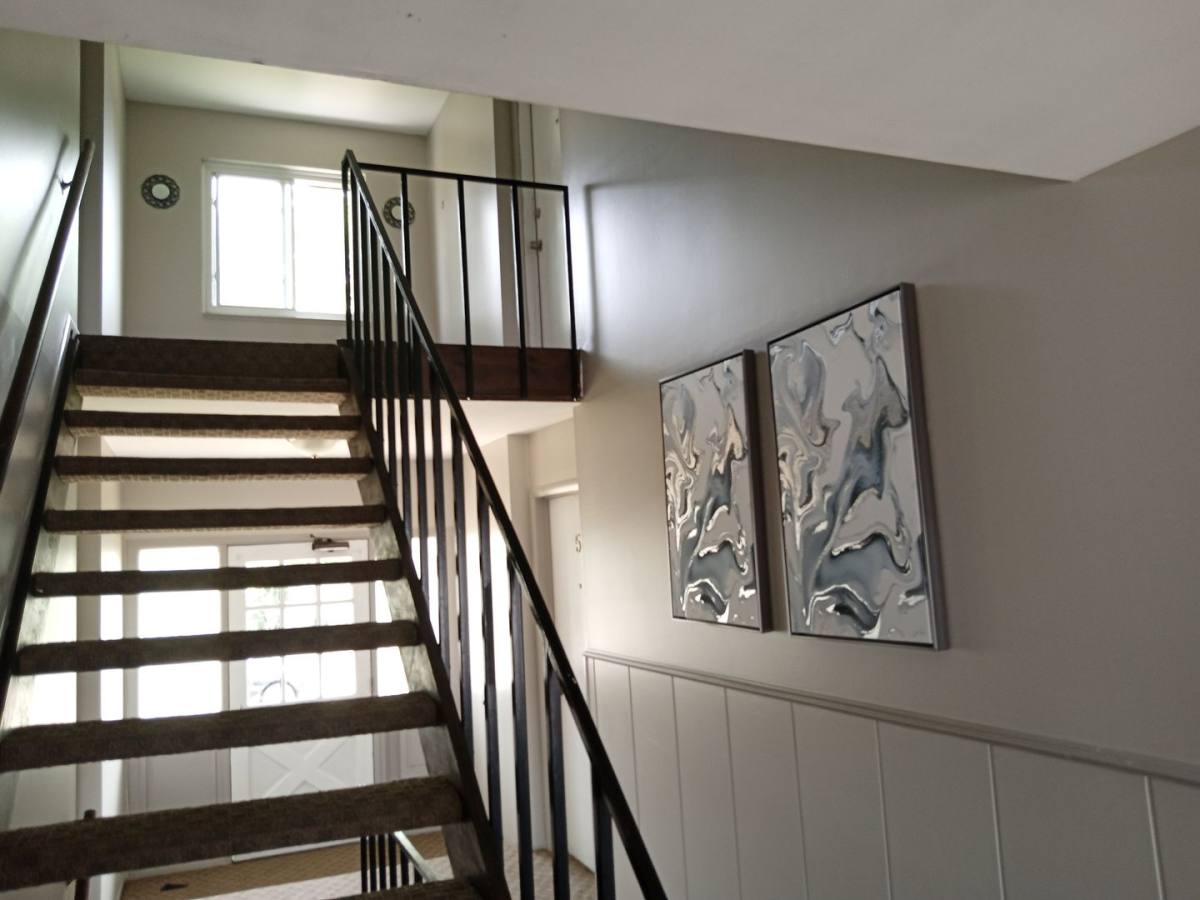 Apartment for rent at 4905 Briarwood, Royal Oak, MI 48073