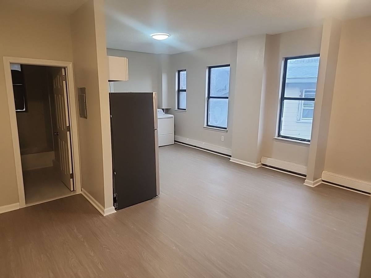 Apartment for rent at 43-45 Franklin Ave, Hartford, CT 06114
