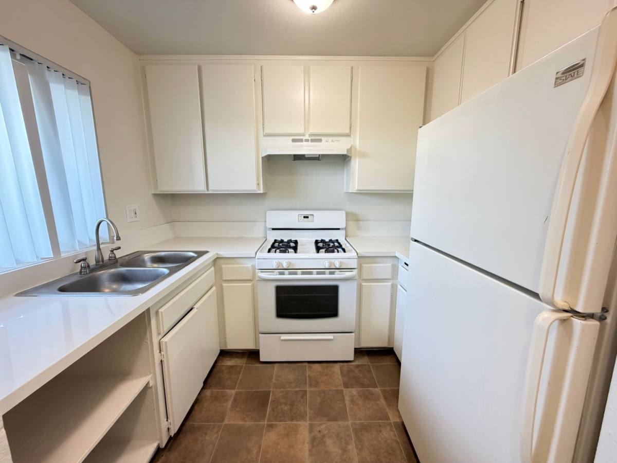 Apartment for rent at 15082 Arrow Blvd, Fontana, CA 92335