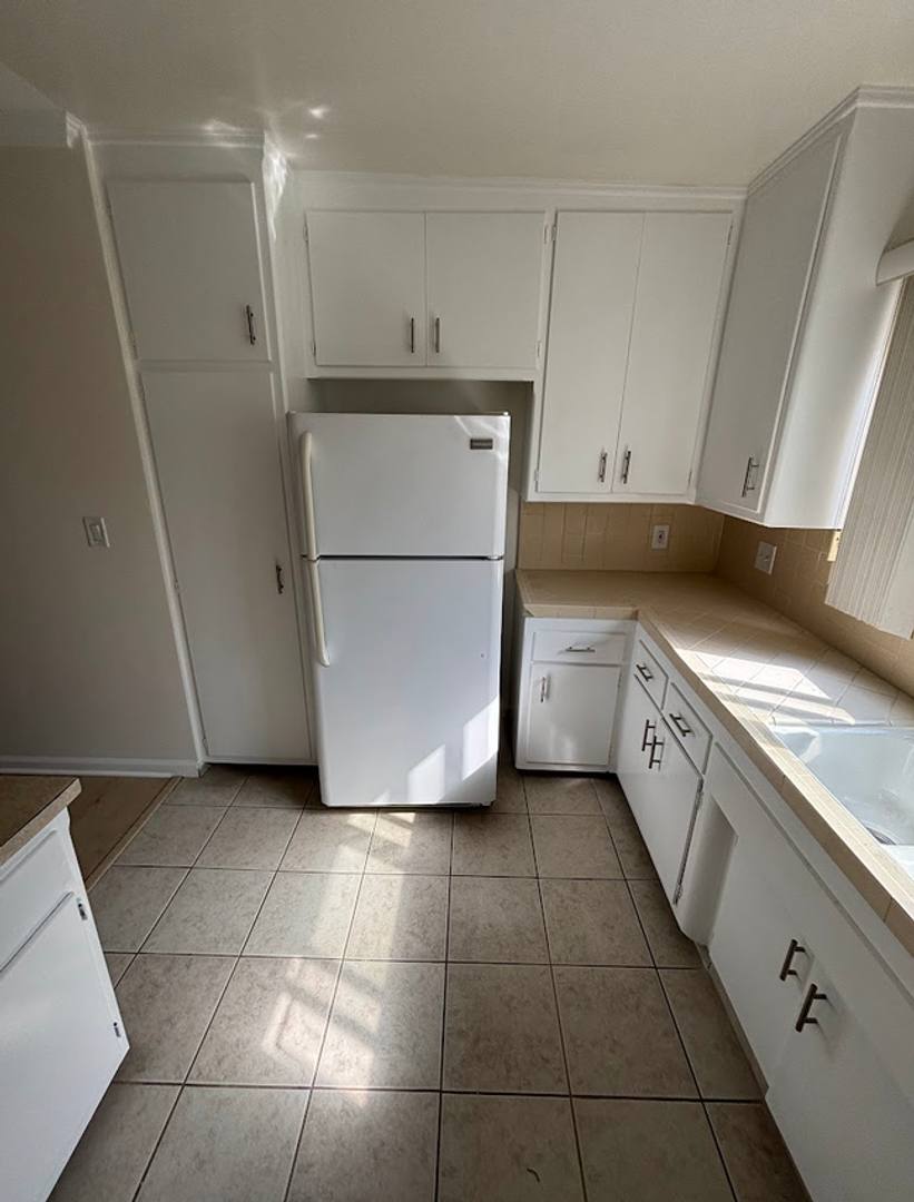 Apartment for rent at 8330 W Manchester Ave, Playa Del Rey, CA 90293