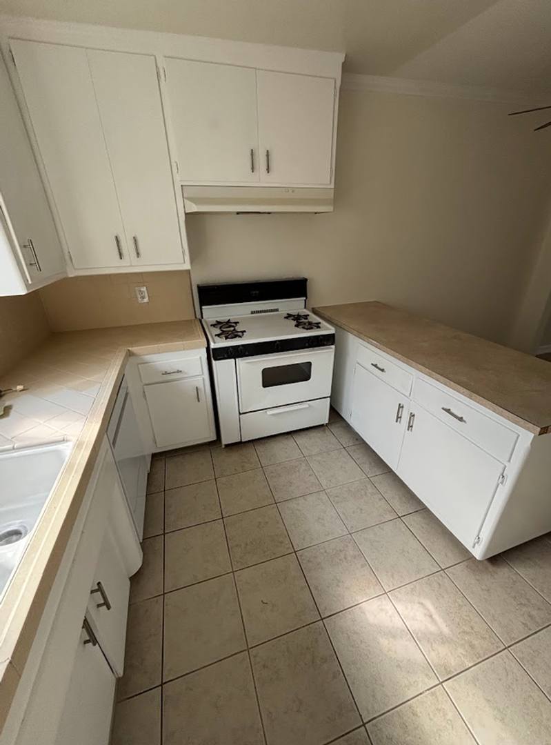 Apartment for rent at 8330 W Manchester Ave, Playa Del Rey, CA 90293