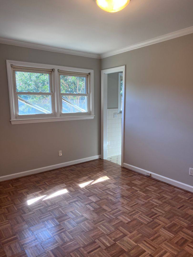 House for rent at 3610 Edgefield Rd, Greensboro, NC 27409