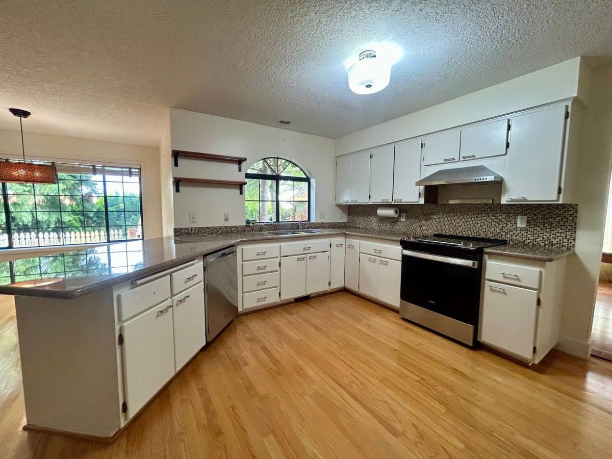 House for rent at 8213 NW 12th Ave, Vancouver, WA 98665