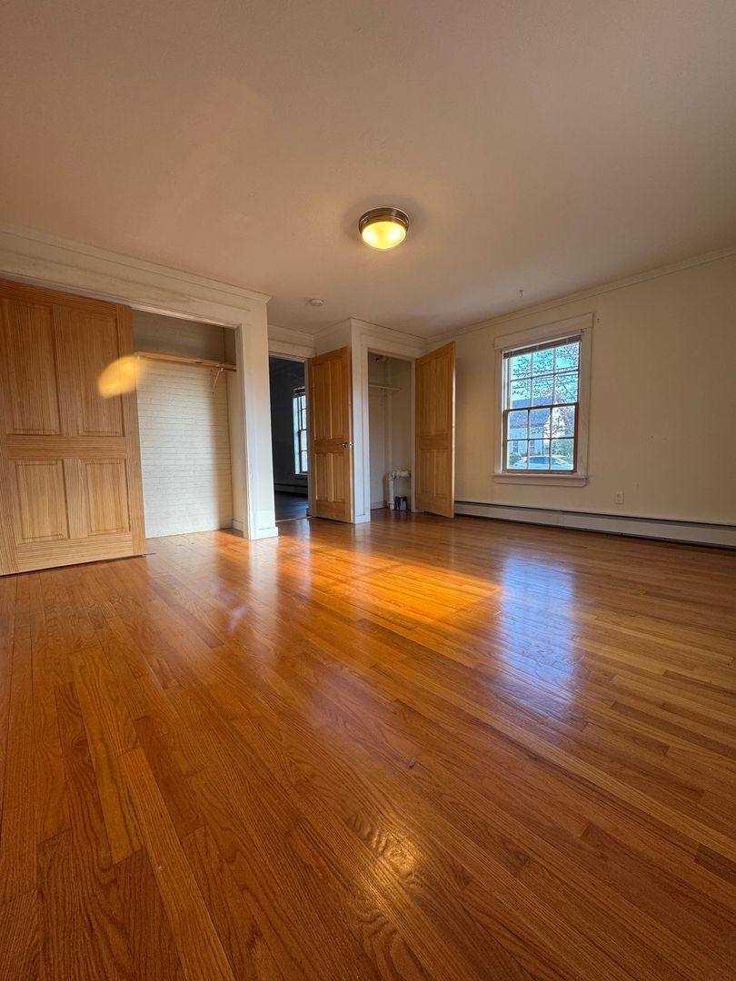 Apartment for rent at 108 Harpswell Rd, Brunswick, ME 04011