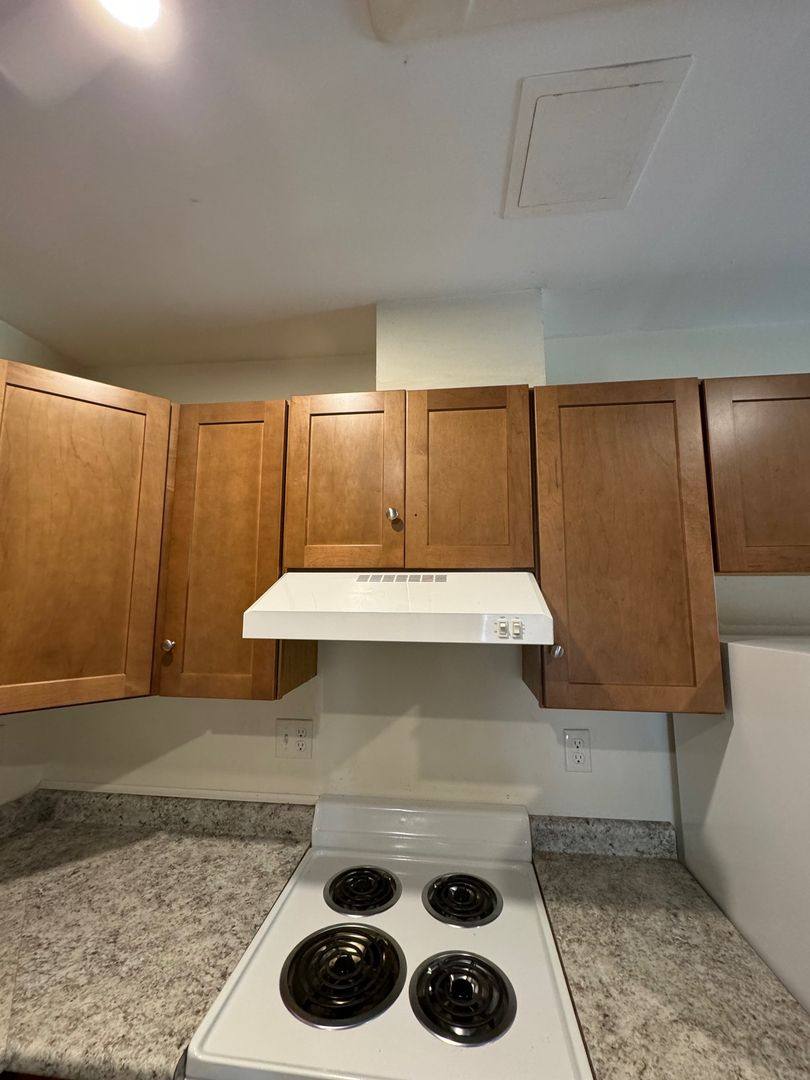 Apartment for rent at 108 Harpswell Rd, Brunswick, ME 04011