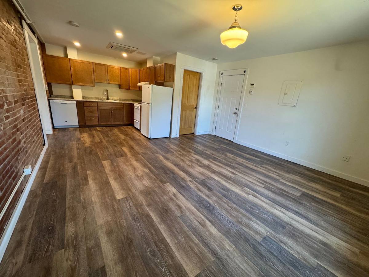 Apartment for rent at 108 Harpswell Rd, Brunswick, ME 04011