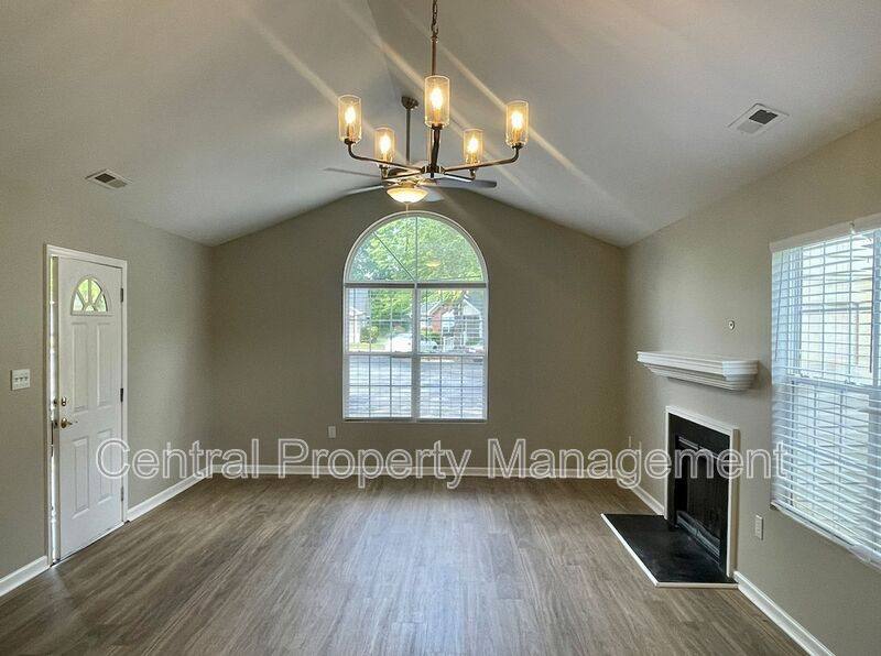 Townhouse for rent at 320 Woodruff Park Lane, Simpsonville, SC 29681