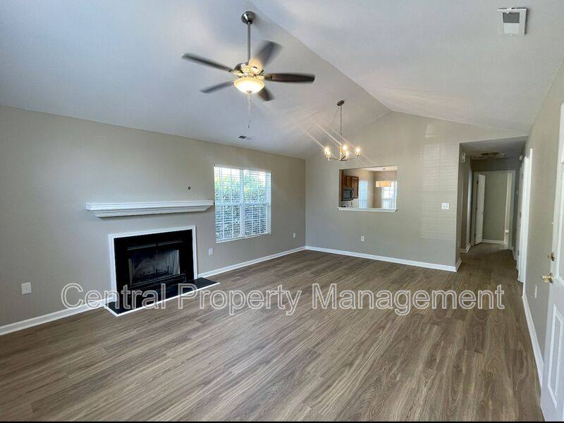Townhouse for rent at 320 Woodruff Park Lane, Simpsonville, SC 29681