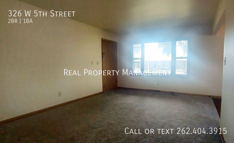 Apartment for rent at 326 W 5th St, Oconomowoc, WI 53066