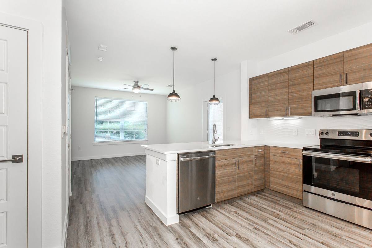 Apartment for rent at 305 Melba St, Dallas, TX 75208