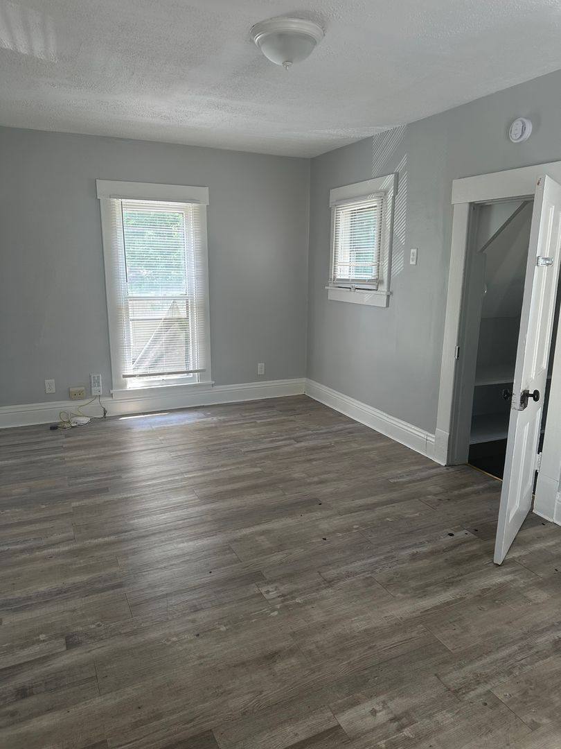 Apartment for rent at 117 E College St, Crawfordsville, IN 47933