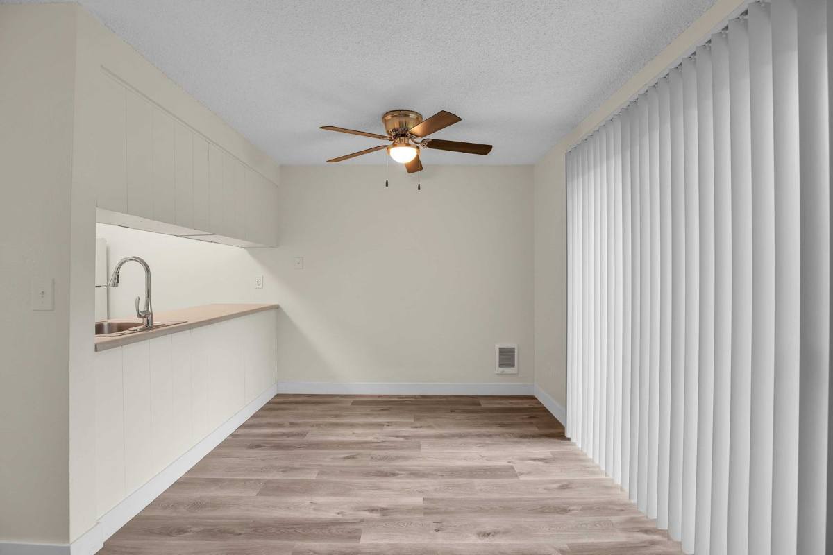 12425 SE River Rd, Portland, OR 97222 - Apartment for Rent - Image 4
