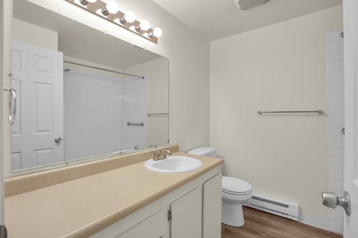 12425 SE River Rd, Portland, OR 97222 - Apartment for Rent - Image 8