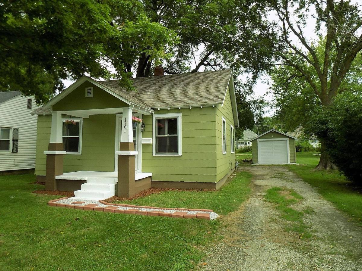 1701 W Thoman St, Springfield, MO 65803