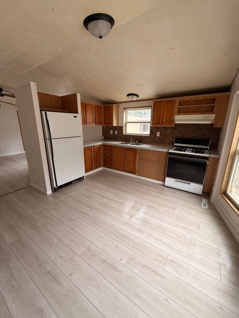 Apartment for rent at 310 S 3rd St, Quasqueton, IA 52326