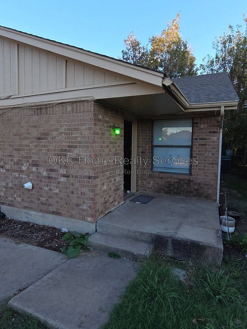 Apartment for rent at 234 Barrett Place, Edmond, OK 73003