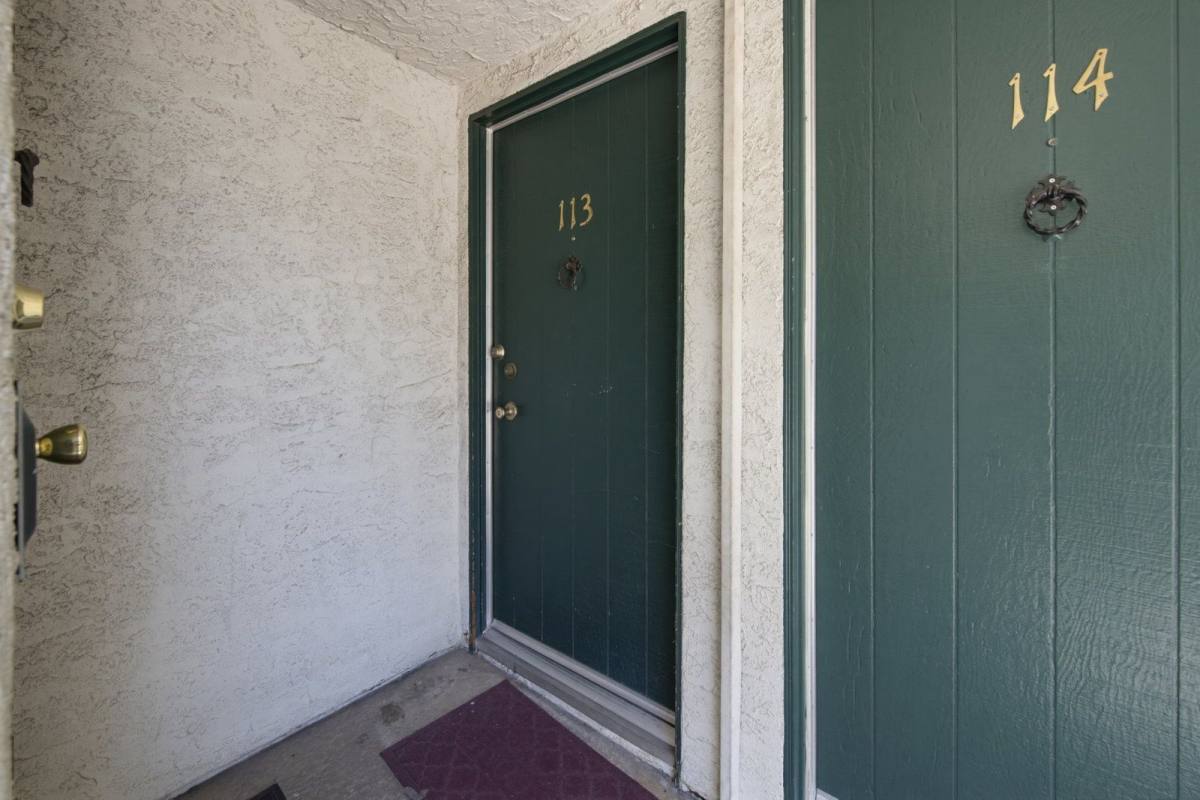 Apartment for rent at 6907 Whitsett Ave #205A, North Hollywood, CA 91605