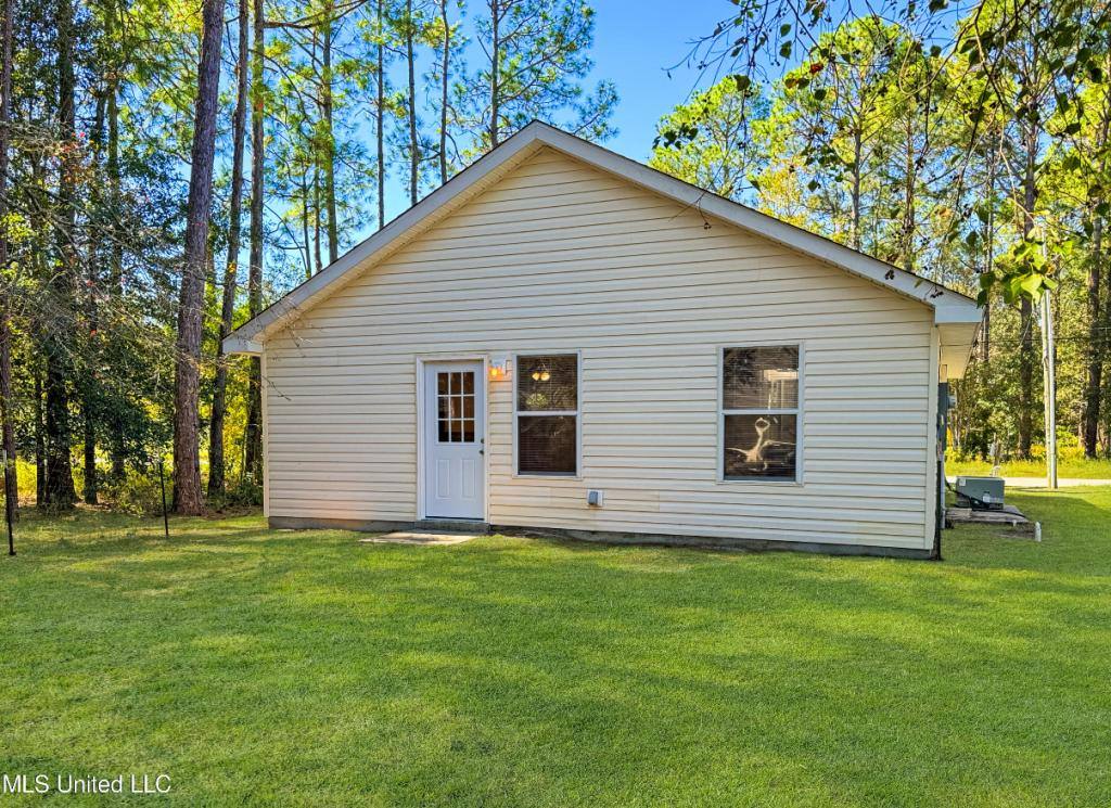 House for rent at 7132 Sunflower St, Bay Saint Louis, MS 39520