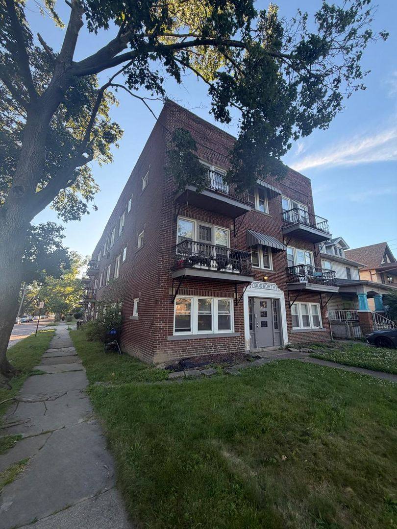 Apartment for rent at 3438 Bosworth Rd, Cleveland, OH 44111