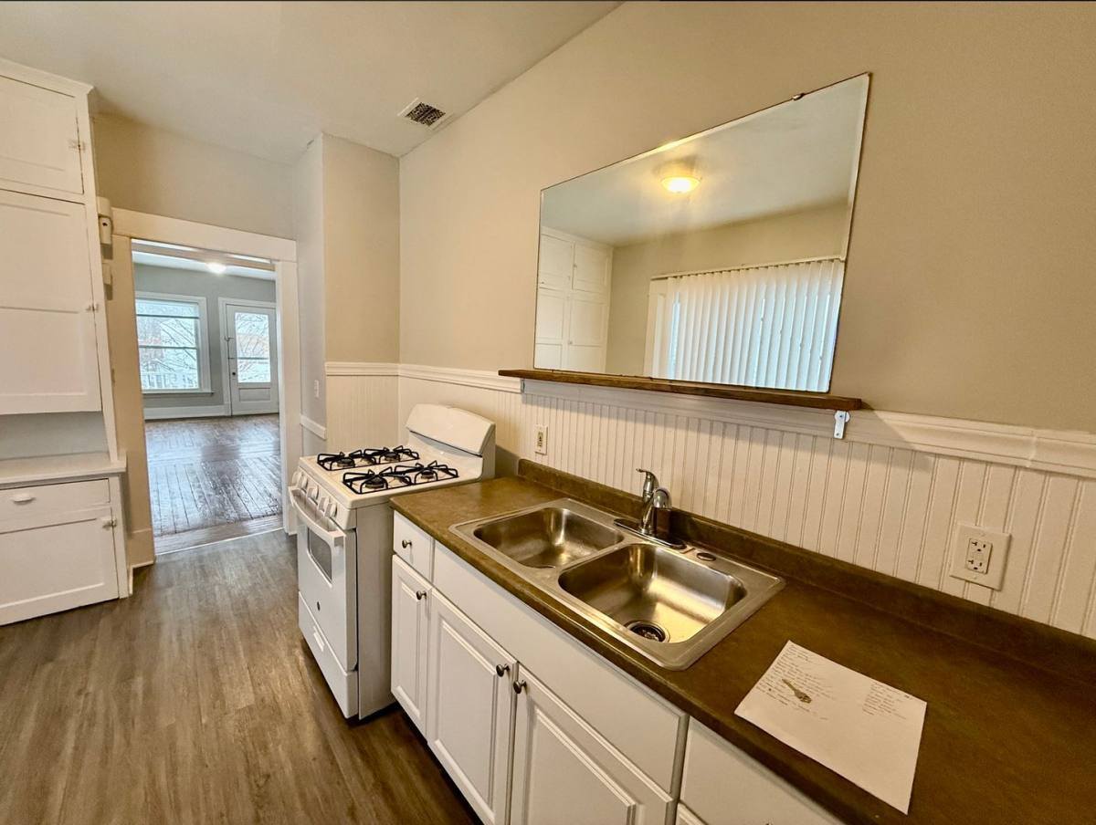 Apartment for rent at 1013 Fremont Ave, Grand Rapids, MI 49504