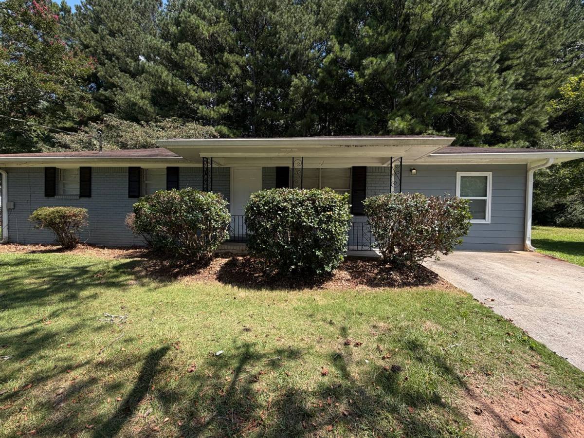 House for rent at 3375 Hopkins Rd, Powder Springs, GA 30127
