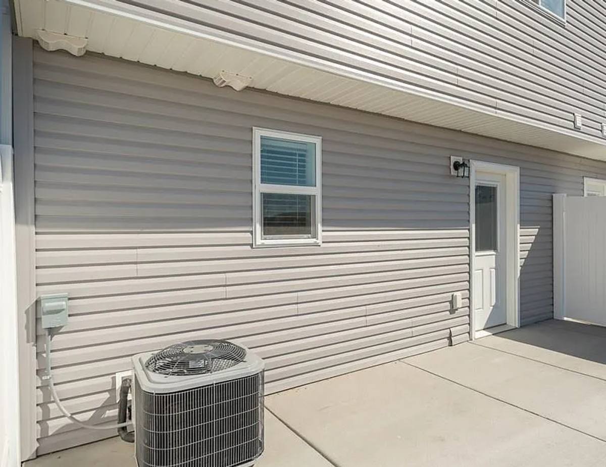 Townhouse for rent at 2015 Lawrence Lane, Blackfoot, ID 83221