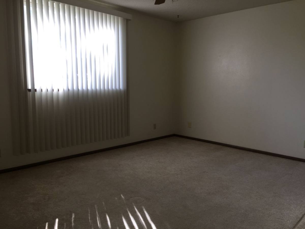 Apartment for rent at 1127-1137 Ravenwood Rd, Waterloo, IA 50702