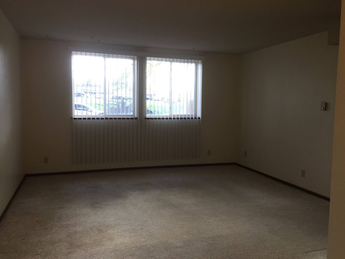 Apartment for rent at 1127-1137 Ravenwood Rd, Waterloo, IA 50702