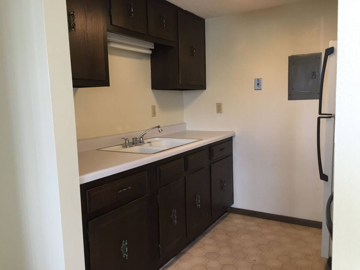 Apartment for rent at 1127-1137 Ravenwood Rd, Waterloo, IA 50702