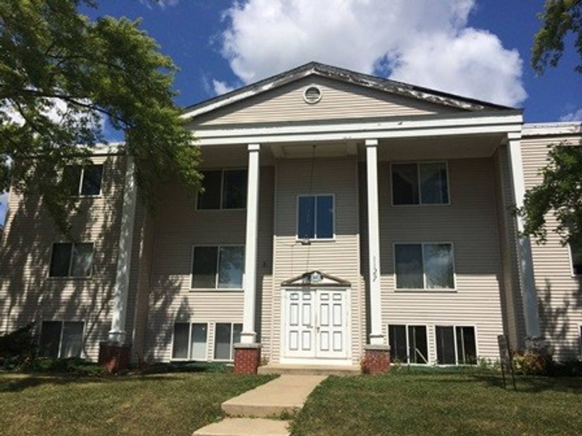 Apartment for rent at 1127-1137 Ravenwood Rd, Waterloo, IA 50702