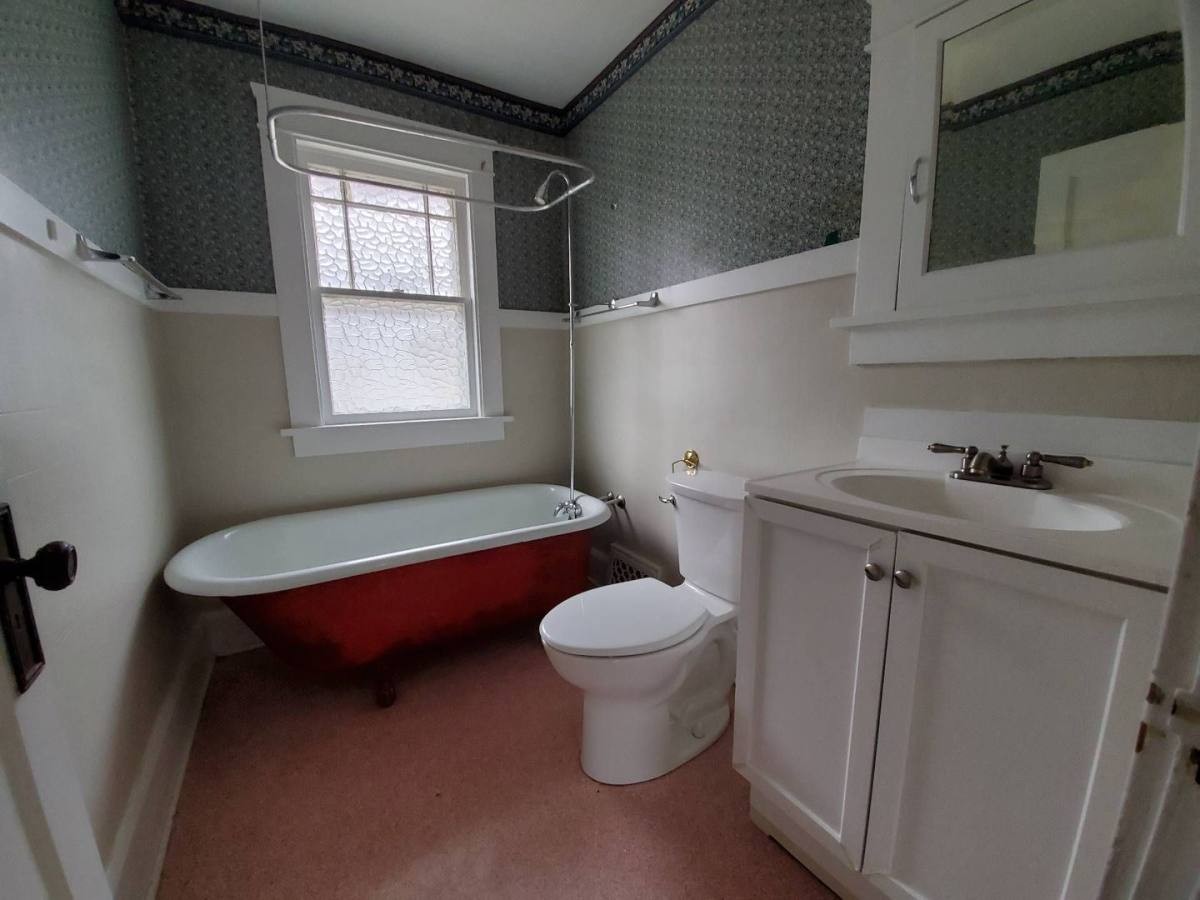 House for rent at 2423 20th St, Racine, WI 53403