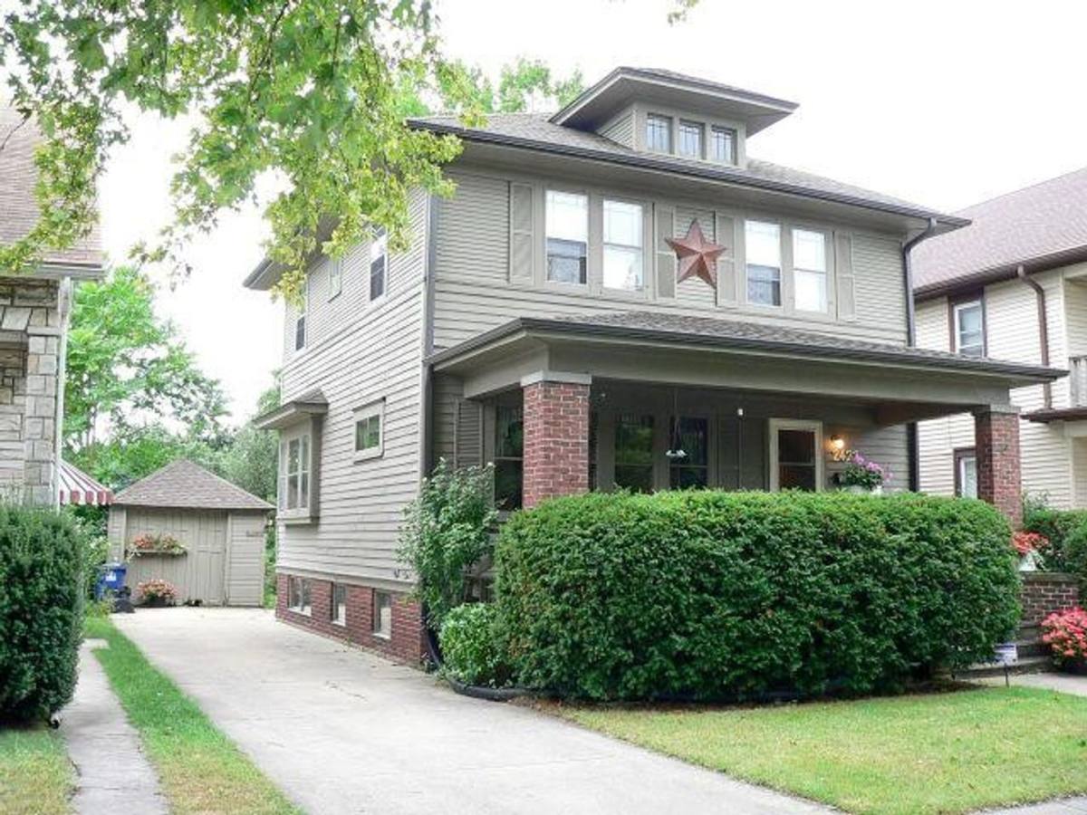 House for rent at 2423 20th St, Racine, WI 53403